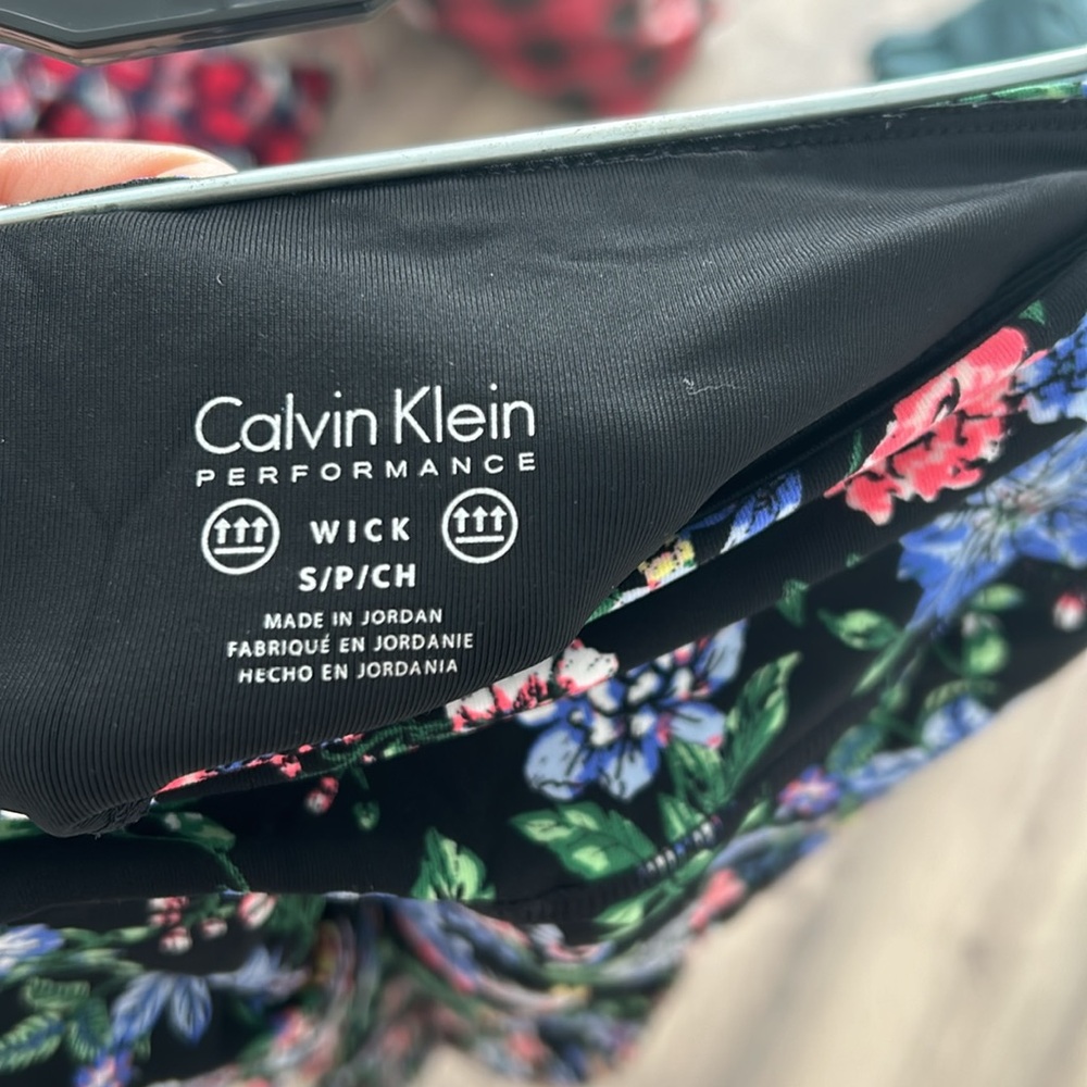 Calvin Klein Performance Floral Leggings - Black, Blue, Pink - Picture 5 of 6